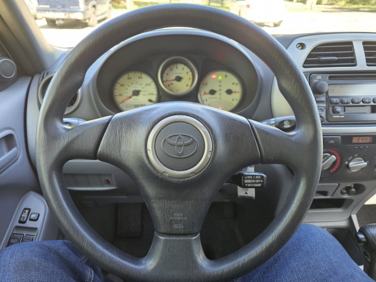 Toyota RAV4 photo 15