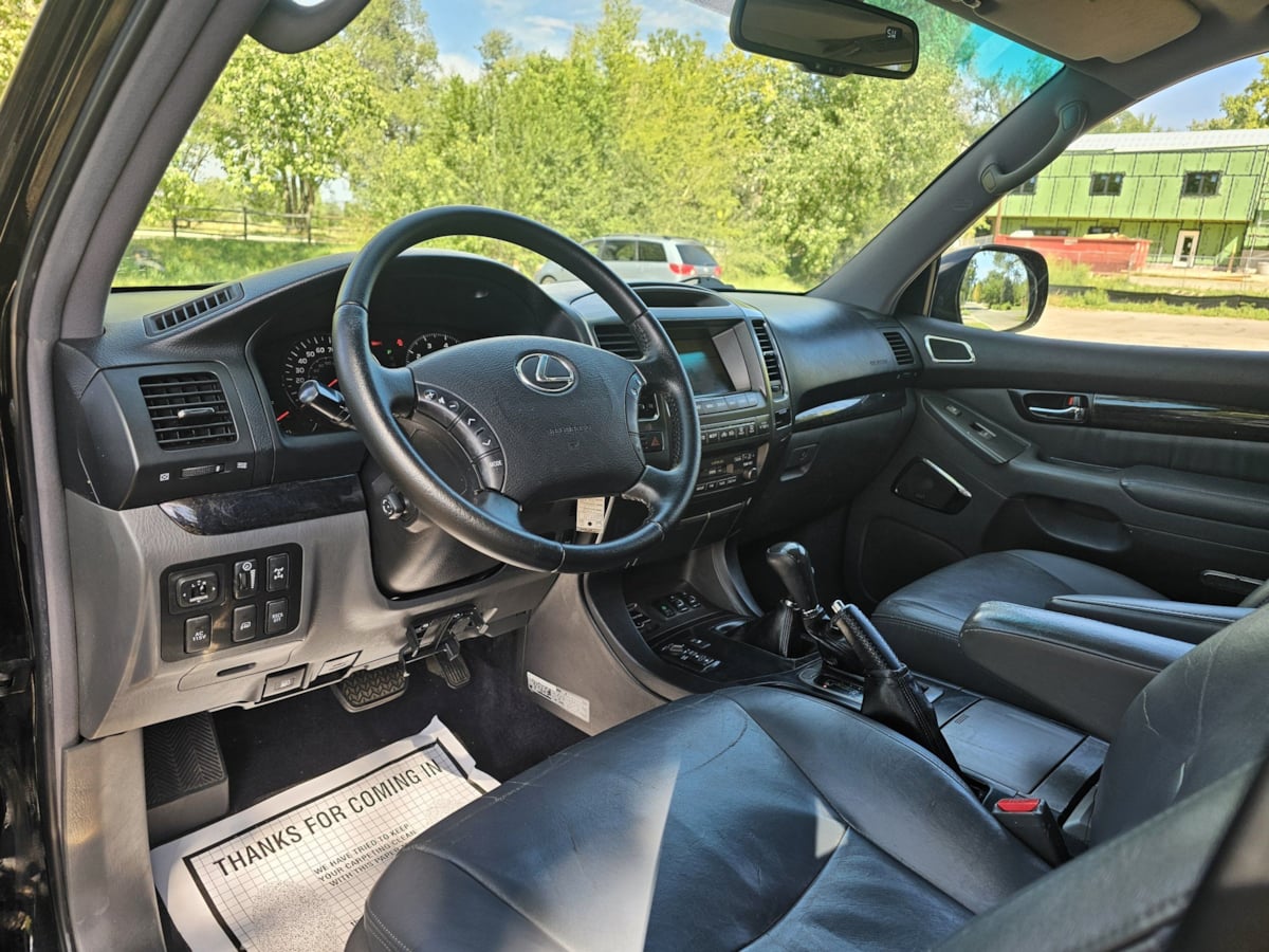 Lexus GX photo 10