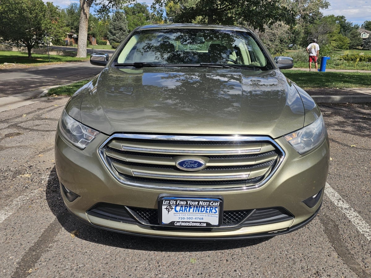 Ford Taurus photo 8