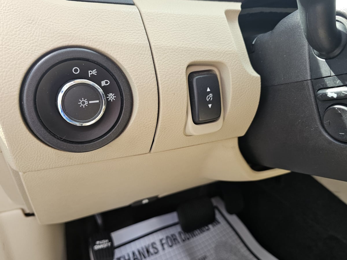 Ford Taurus photo 14