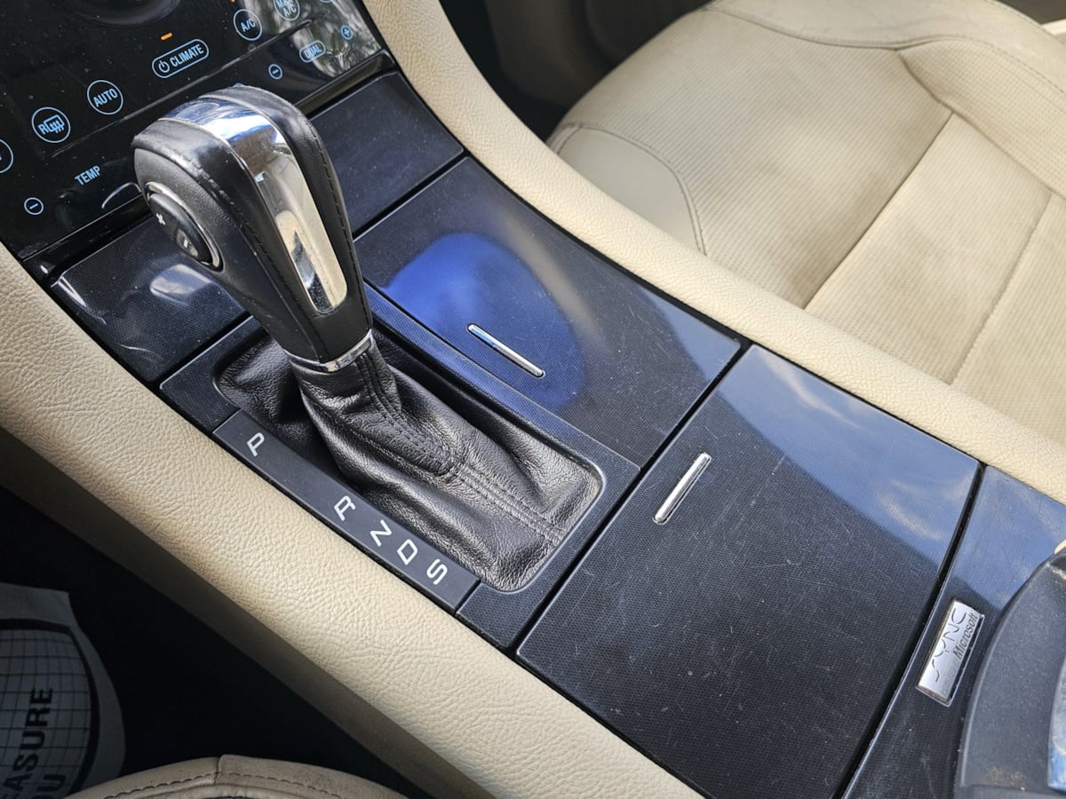 Ford Taurus photo 19