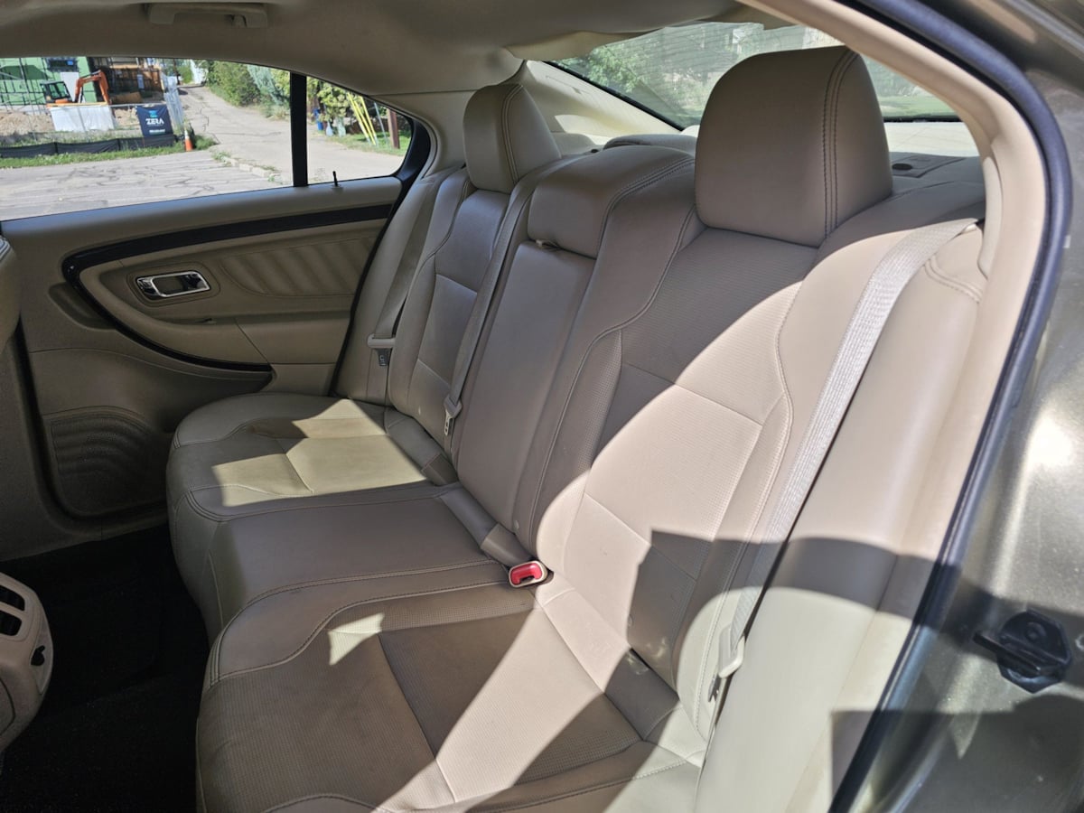 Ford Taurus photo 28