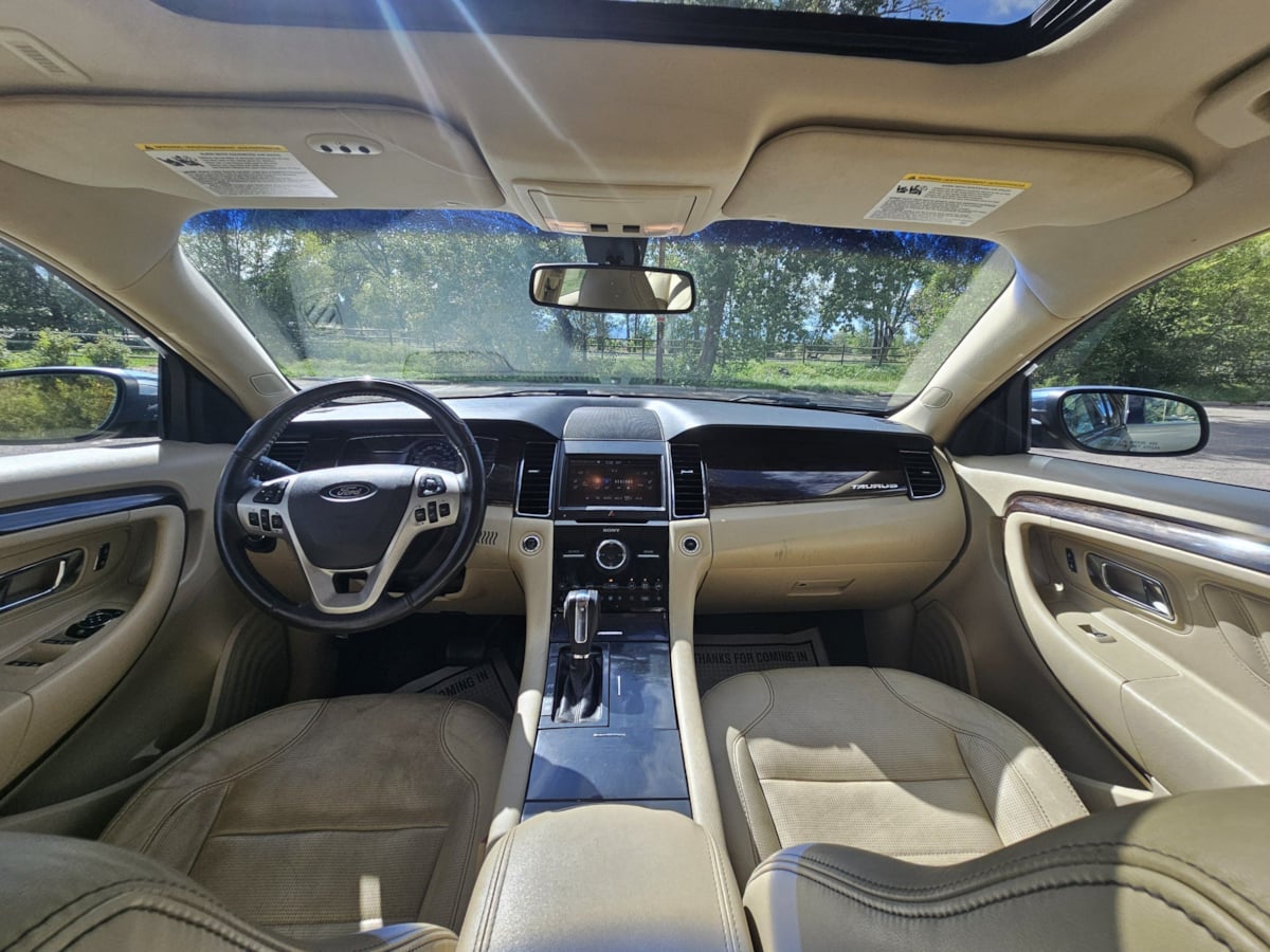 Ford Taurus photo 37