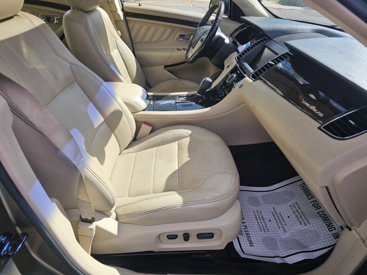 Ford Taurus photo 38