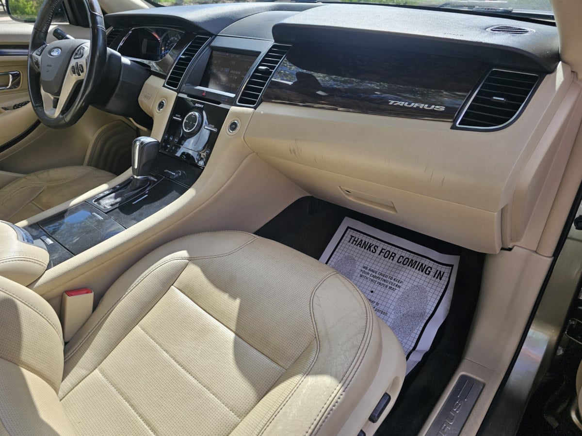 Ford Taurus photo 39