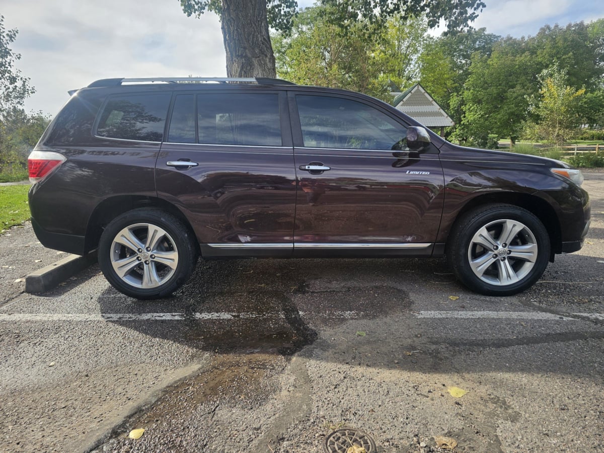 Toyota Highlander photo 6