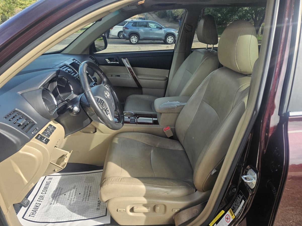Toyota Highlander photo 9
