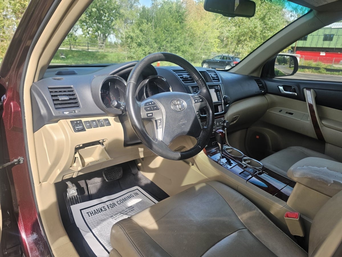 Toyota Highlander photo 10