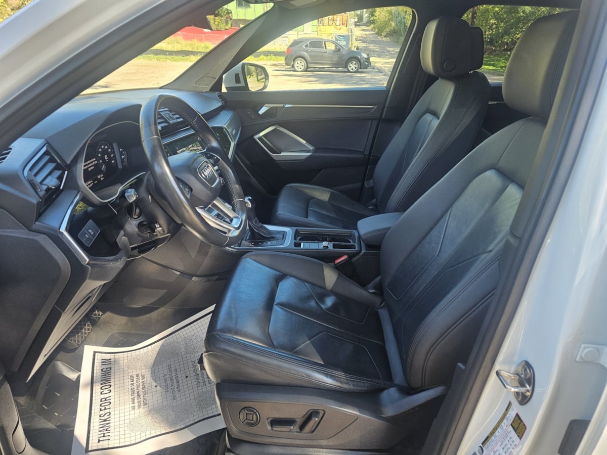 Audi Q3 photo 9