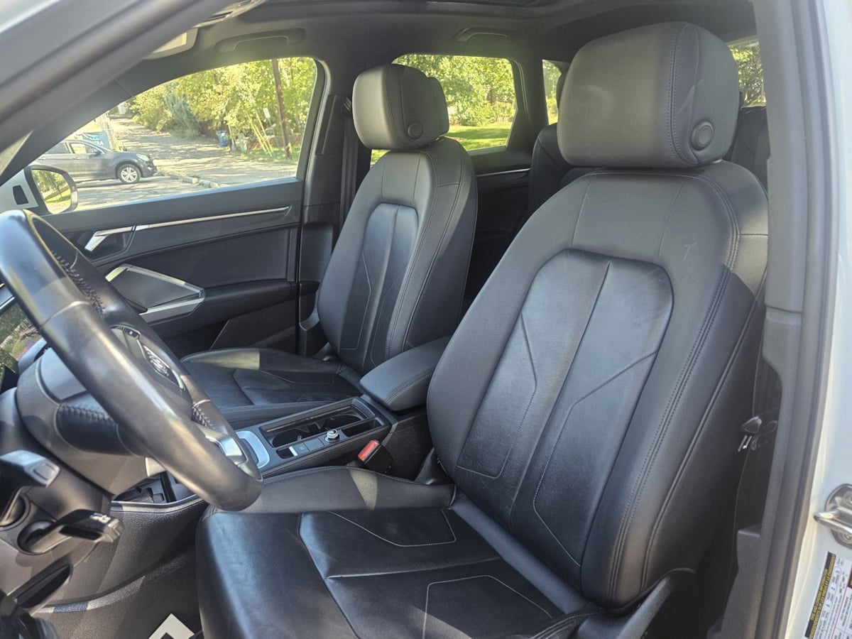 Audi Q3 photo 11