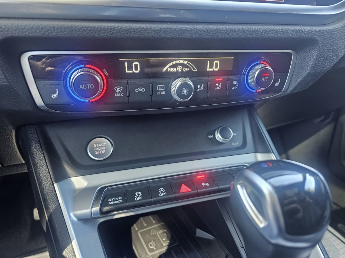 Audi Q3 photo 19