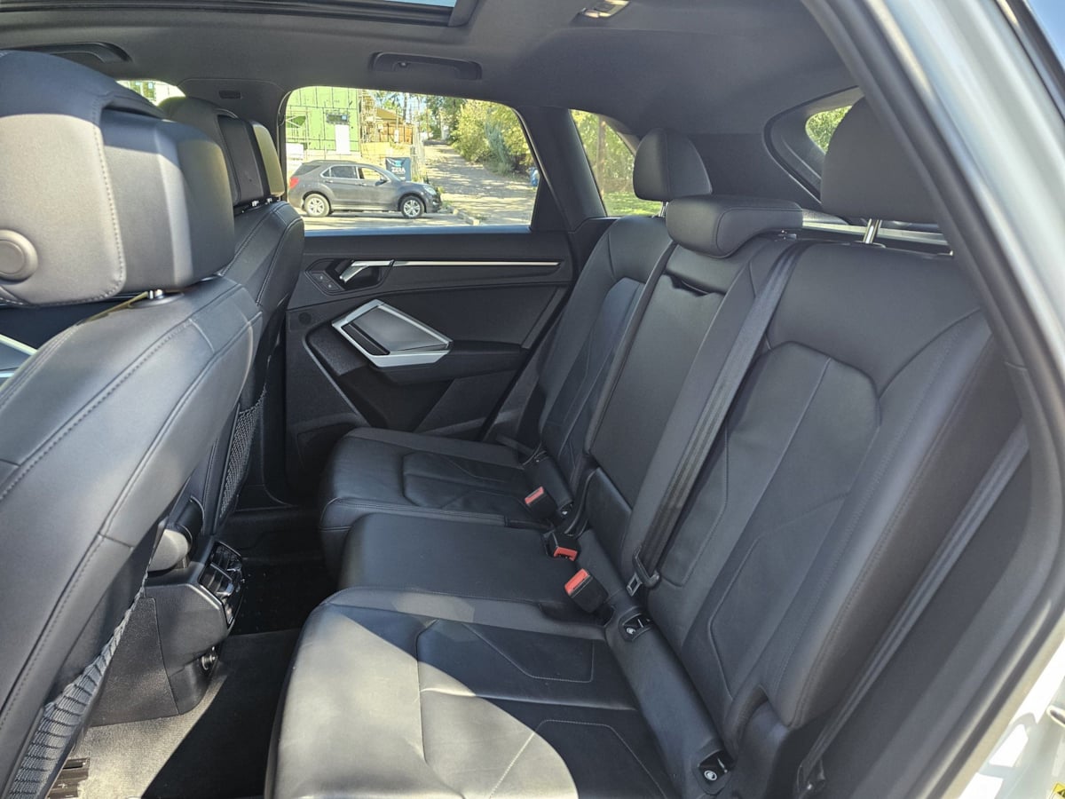 Audi Q3 photo 27