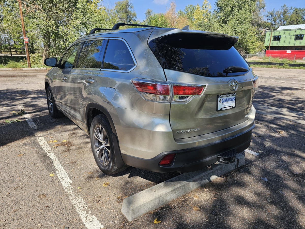 Toyota Highlander photo 3