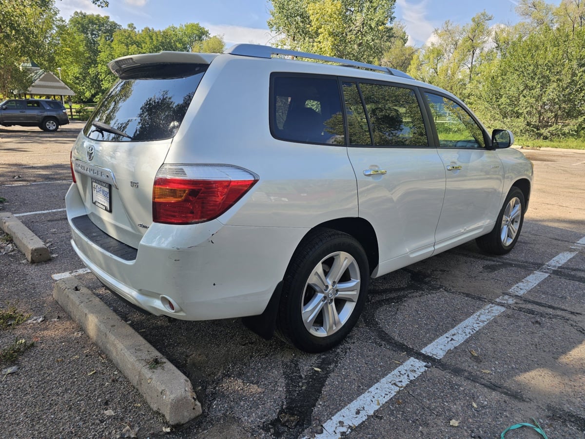 Toyota Highlander photo 5