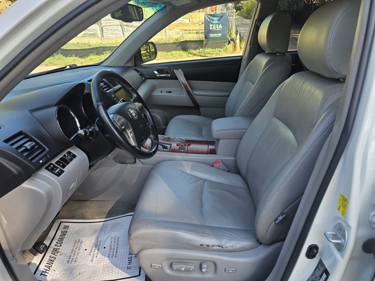 Toyota Highlander photo 9