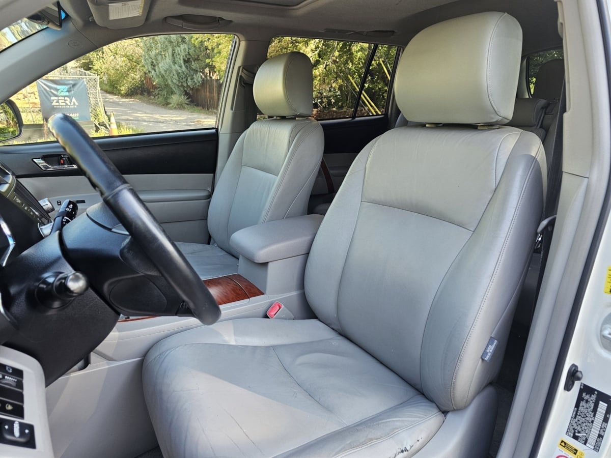 Toyota Highlander photo 11