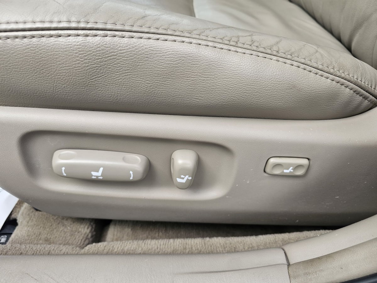 Toyota Camry photo 12