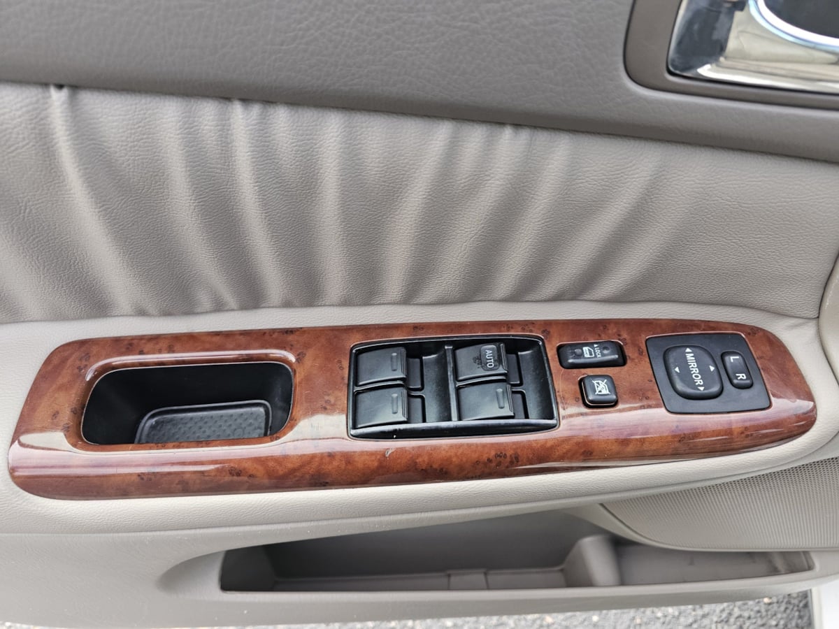 Toyota Camry photo 13