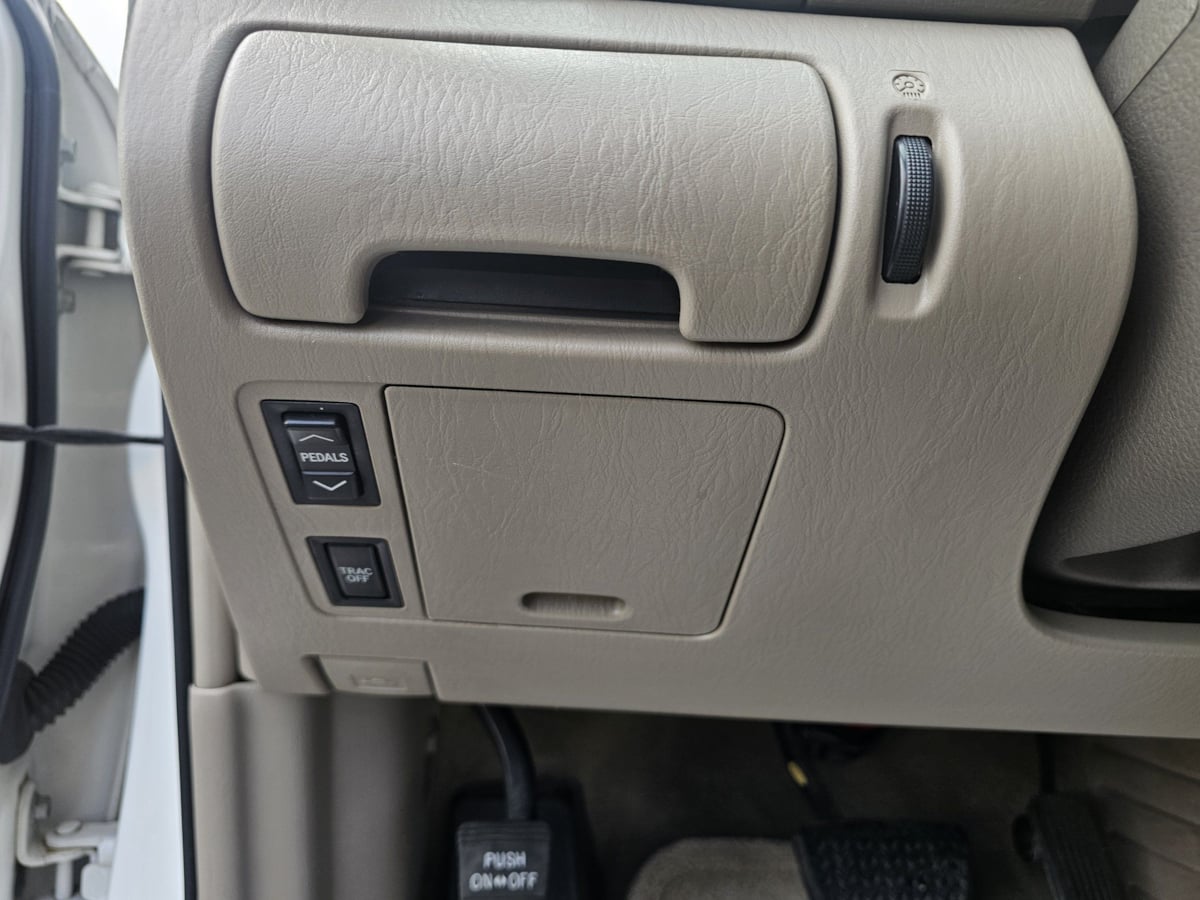 Toyota Camry photo 14