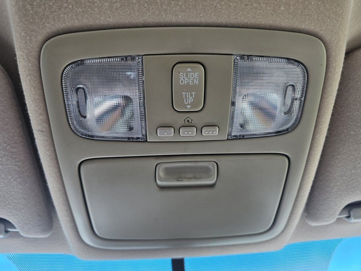 Toyota Camry photo 25