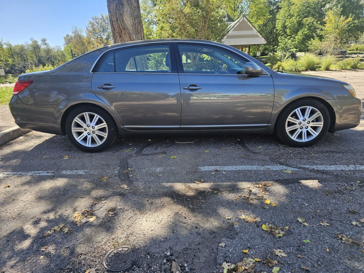 Toyota Avalon photo 6
