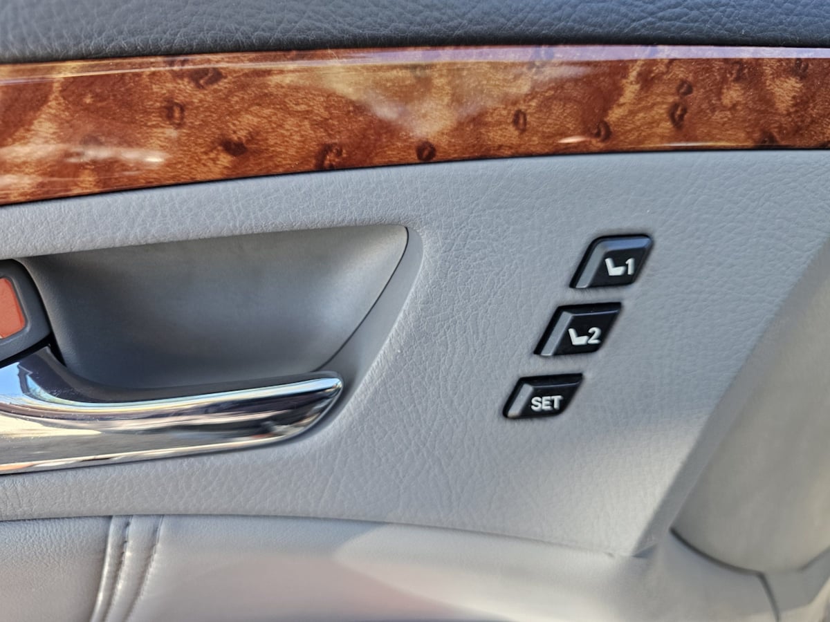 Toyota Avalon photo 14