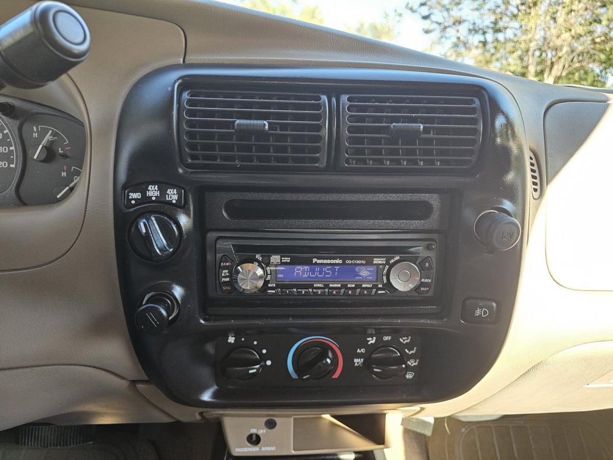 Ford Ranger photo 16