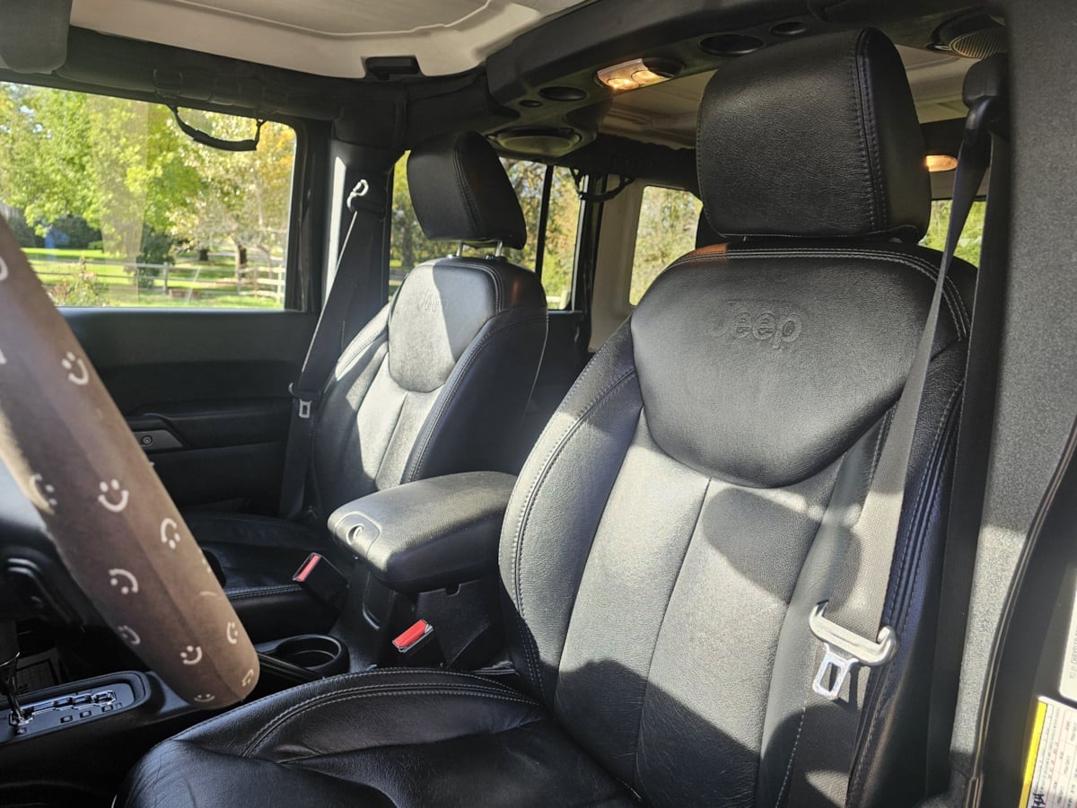 Jeep Wrangler photo 11