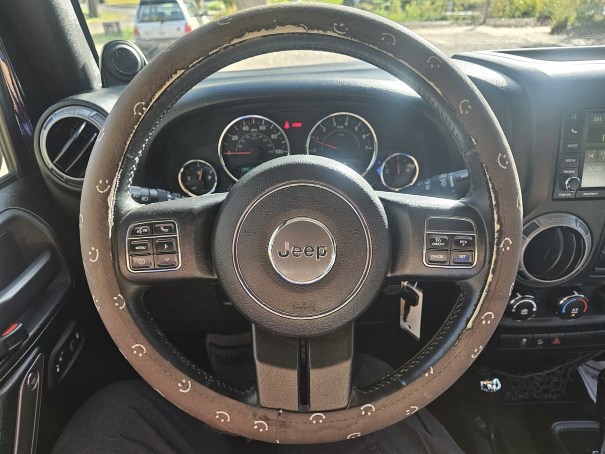 Jeep Wrangler photo 12