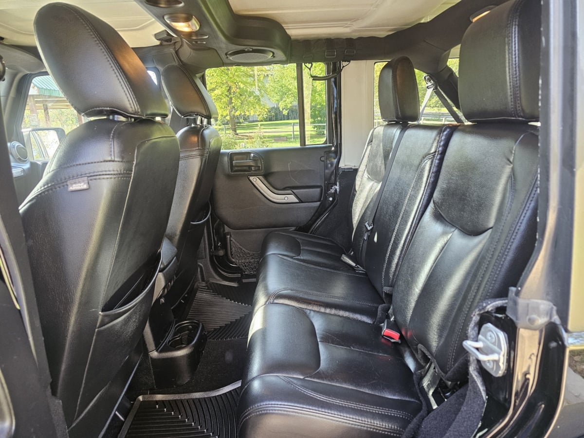 Jeep Wrangler photo 21