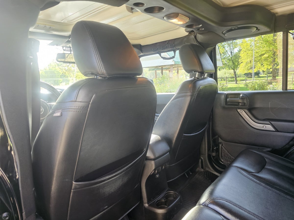 Jeep Wrangler photo 22