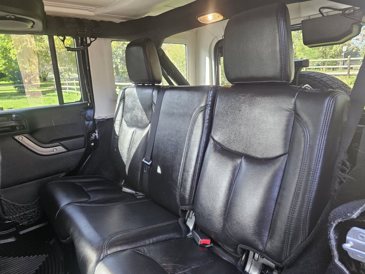 Jeep Wrangler photo 23