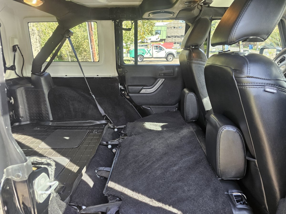 Jeep Wrangler photo 32