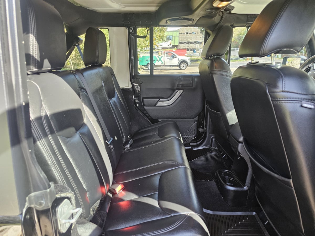 Jeep Wrangler photo 34
