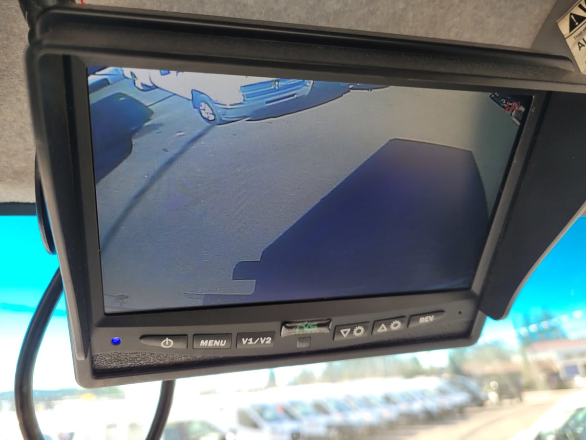 2014 Isuzu NPR photo 17