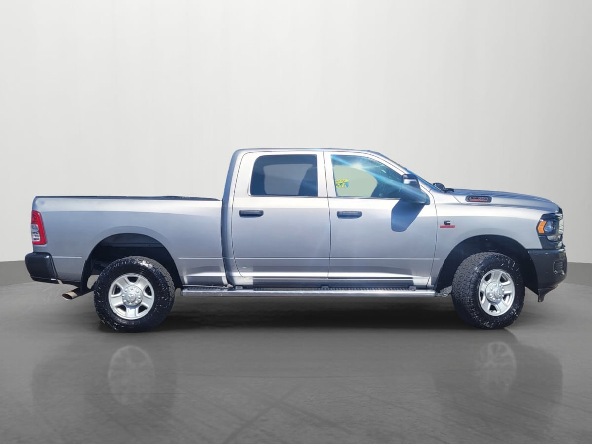 2023 Ram 3500 Tradesman photo 3