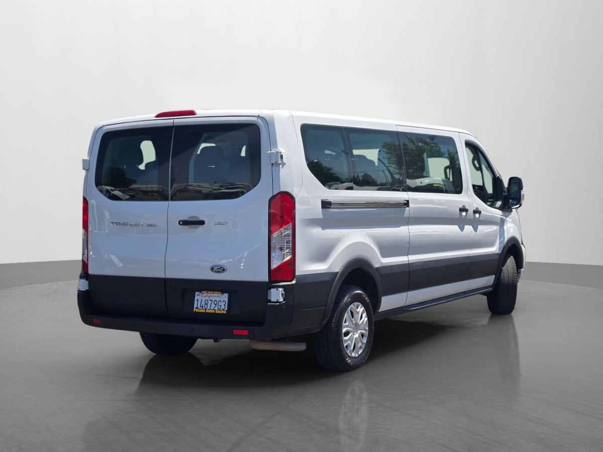 2021 Ford Transit Passenger XLT photo 4