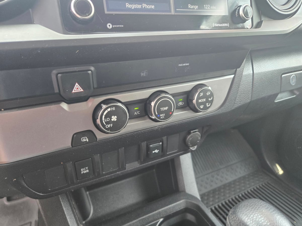 2022 Toyota Tacoma SR Access Cab photo 16