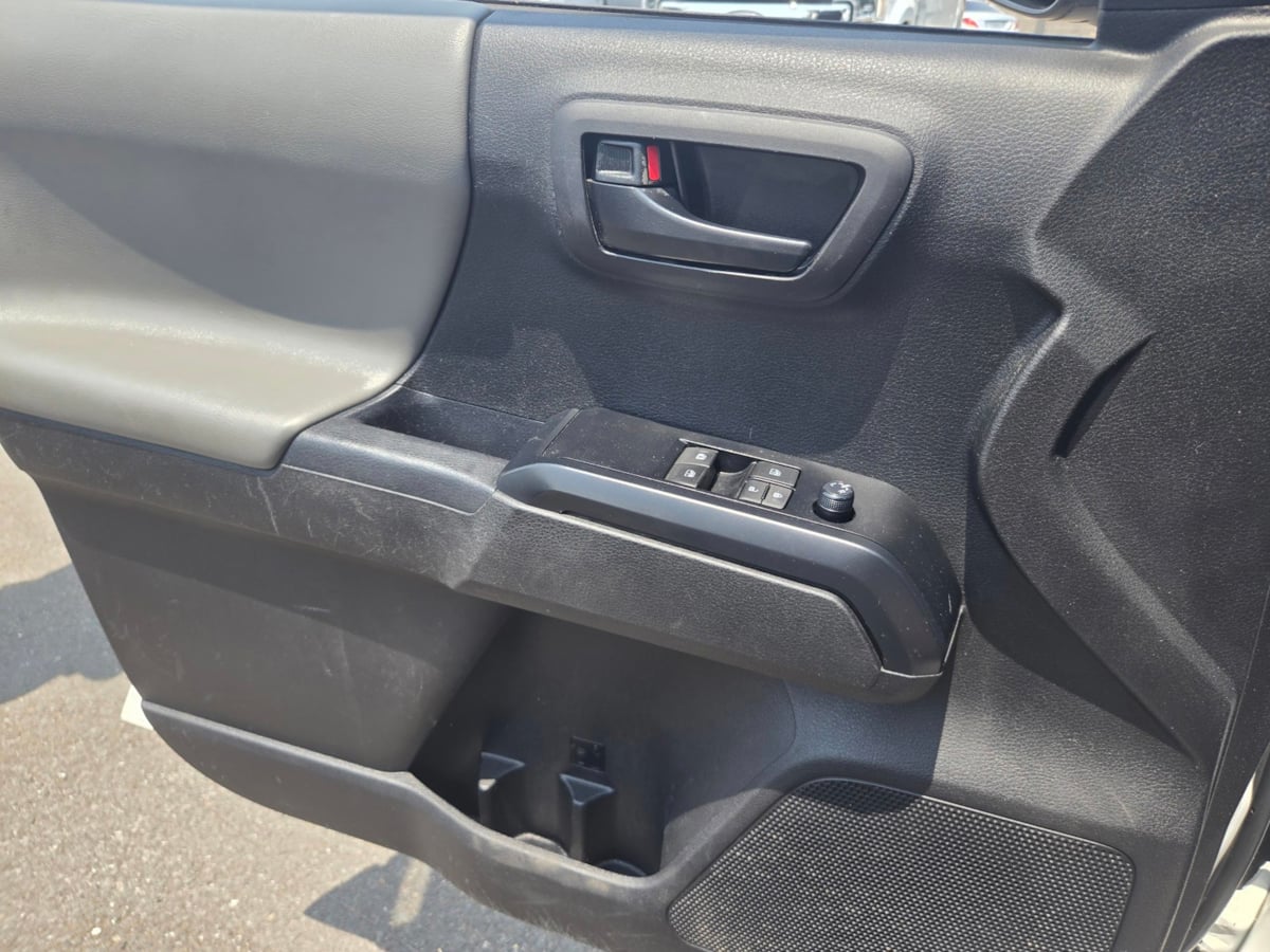 2022 Toyota Tacoma SR Access Cab photo 14