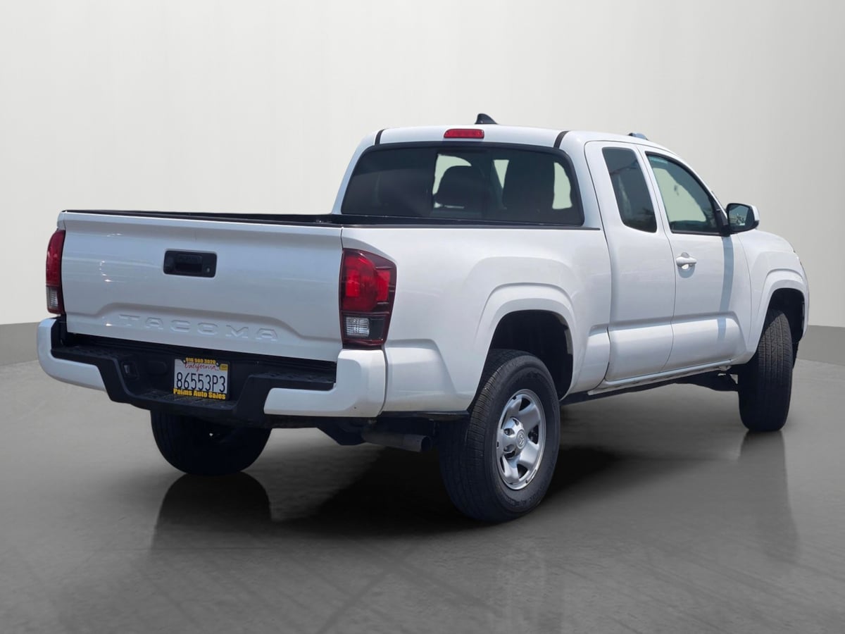 2022 Toyota Tacoma SR Access Cab photo 3