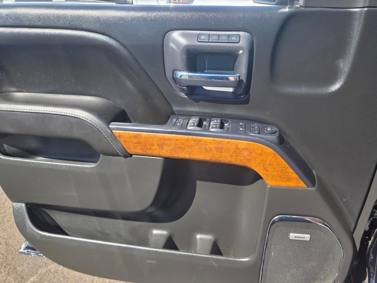 2017 Chevrolet Silverado 1500 High Country photo 15