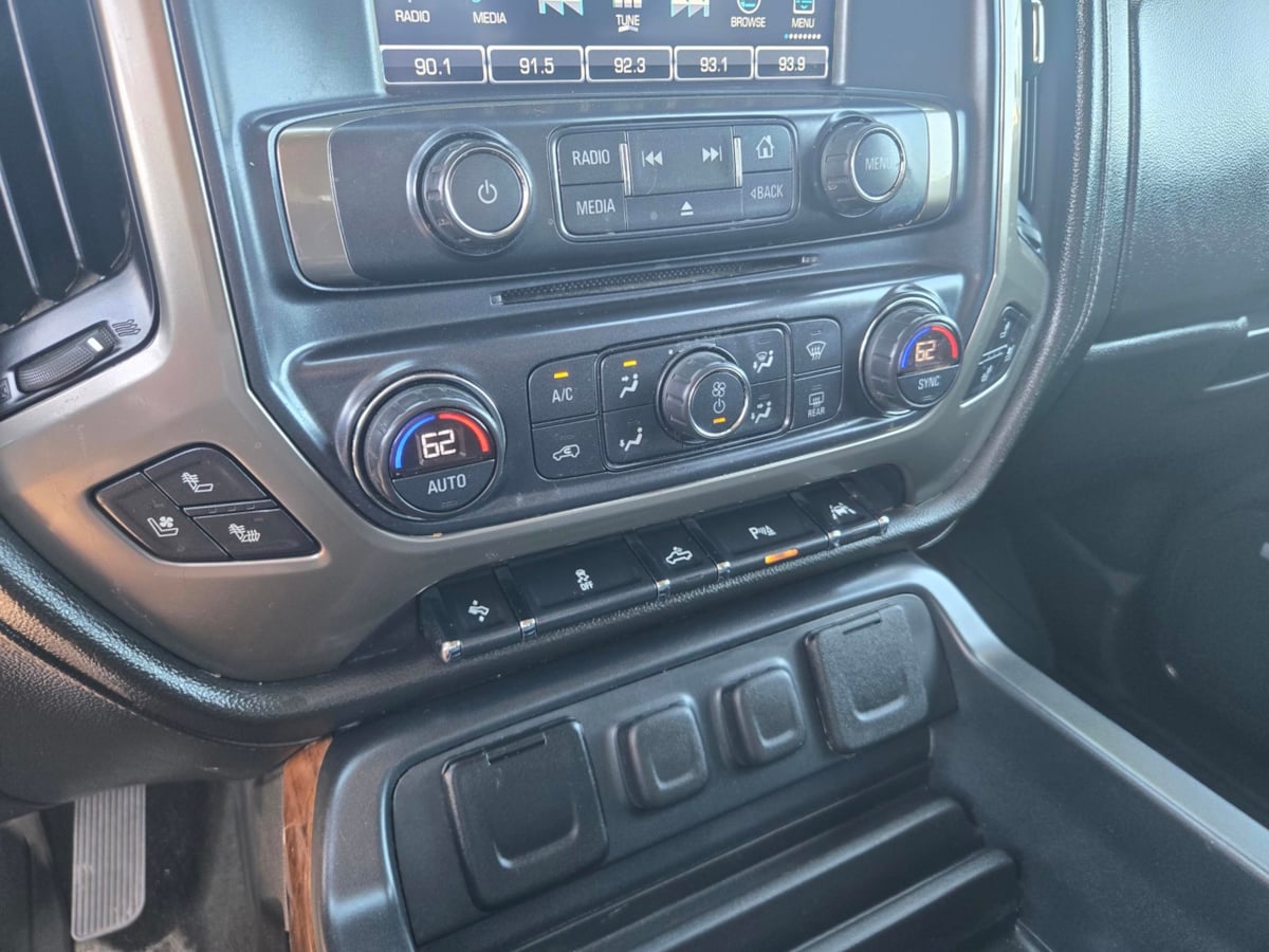2017 Chevrolet Silverado 1500 High Country photo 18