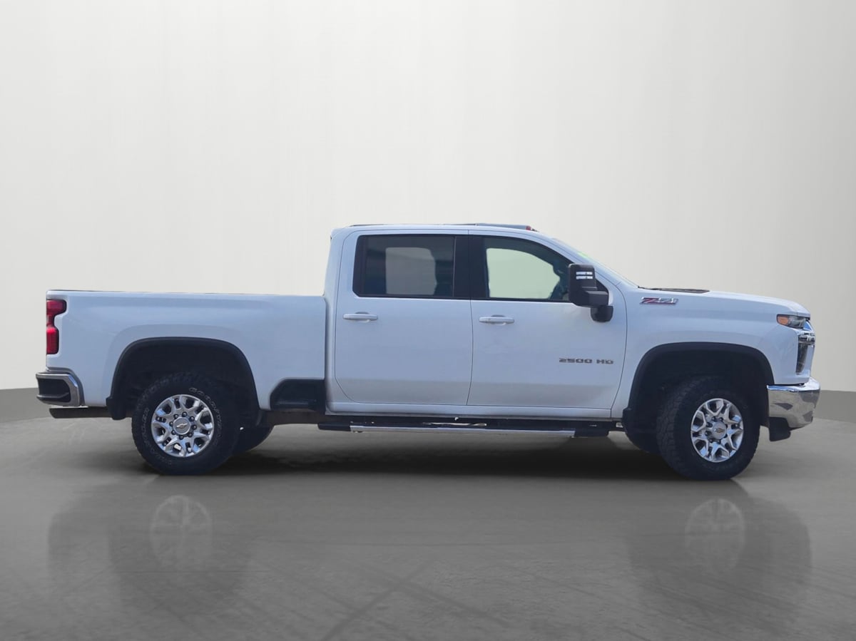 2023 Chevrolet Silverado 2500HD LT photo 2
