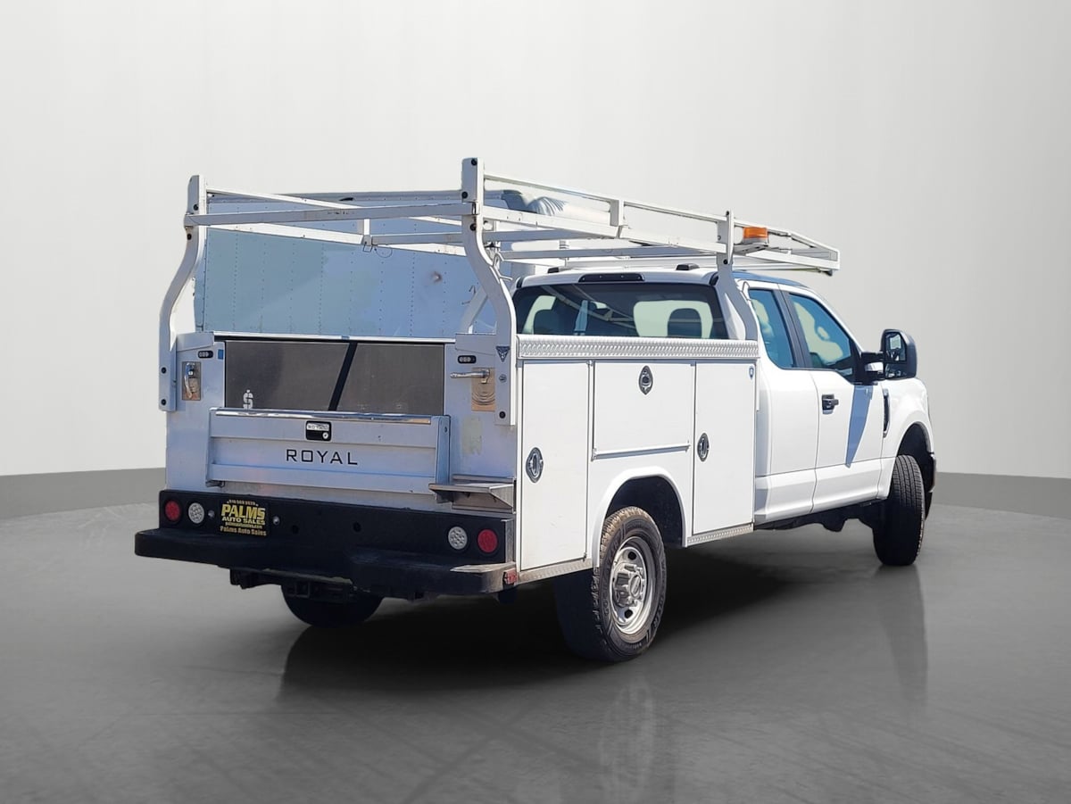 2021 Ford F-350 XL photo 2