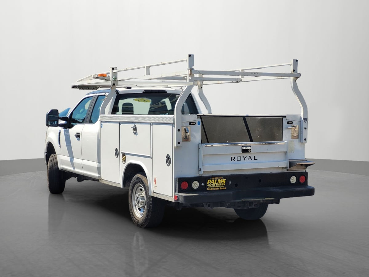2021 Ford F-350 XL photo 4