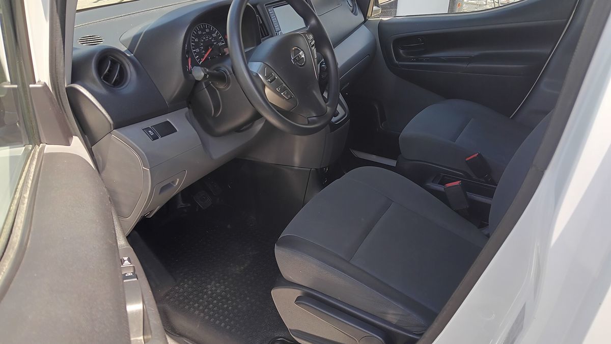 2021 Nissan NV200 S photo 2