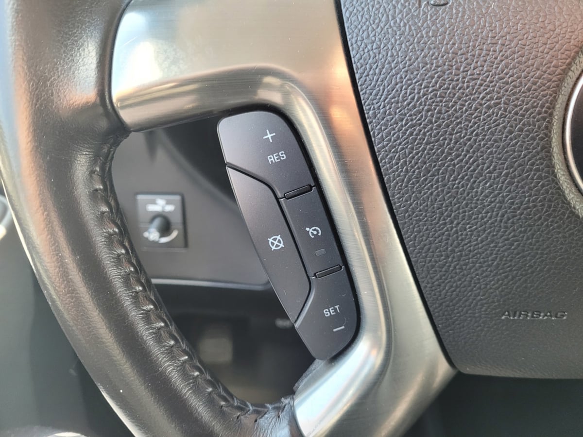 2019 Chevrolet Express Cutaway 3500 Van photo 13