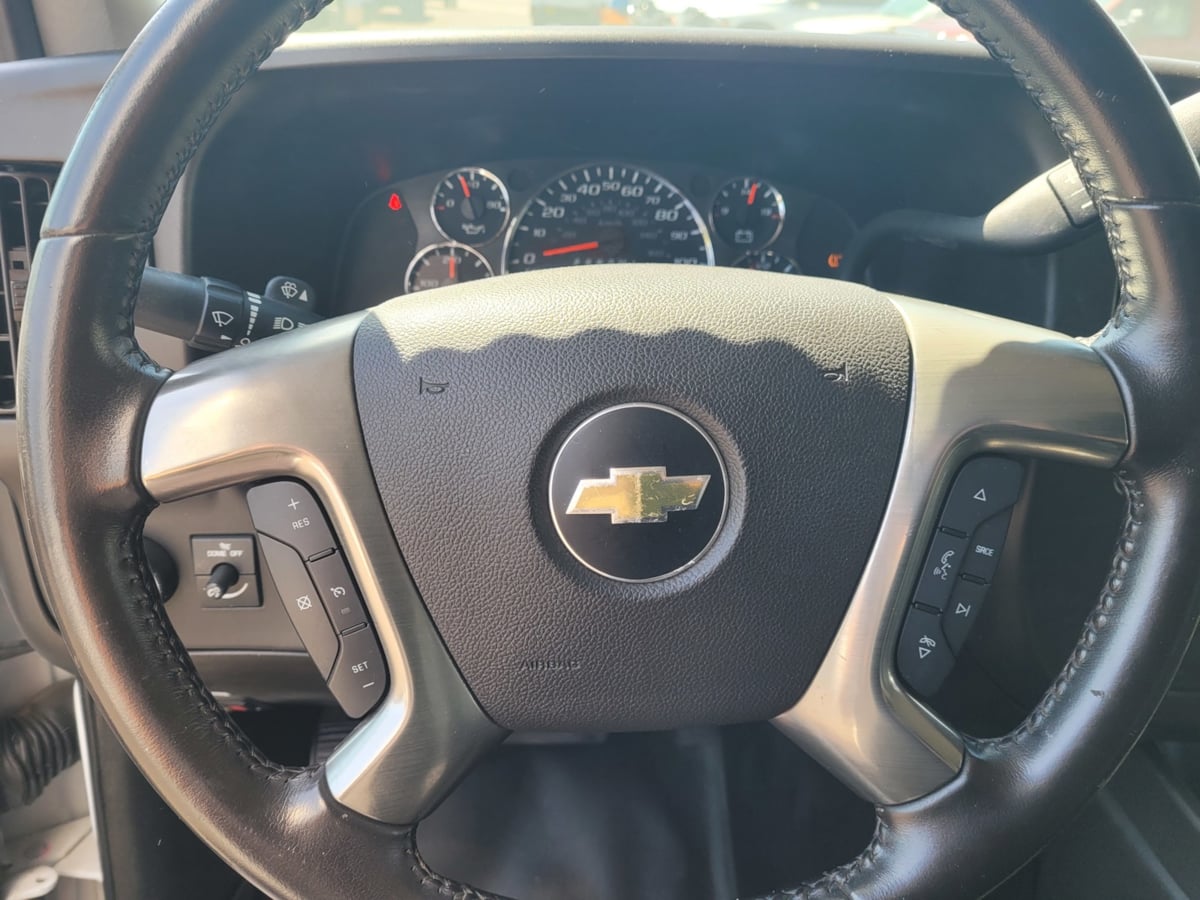 2019 Chevrolet Express Cutaway 3500 Van photo 15