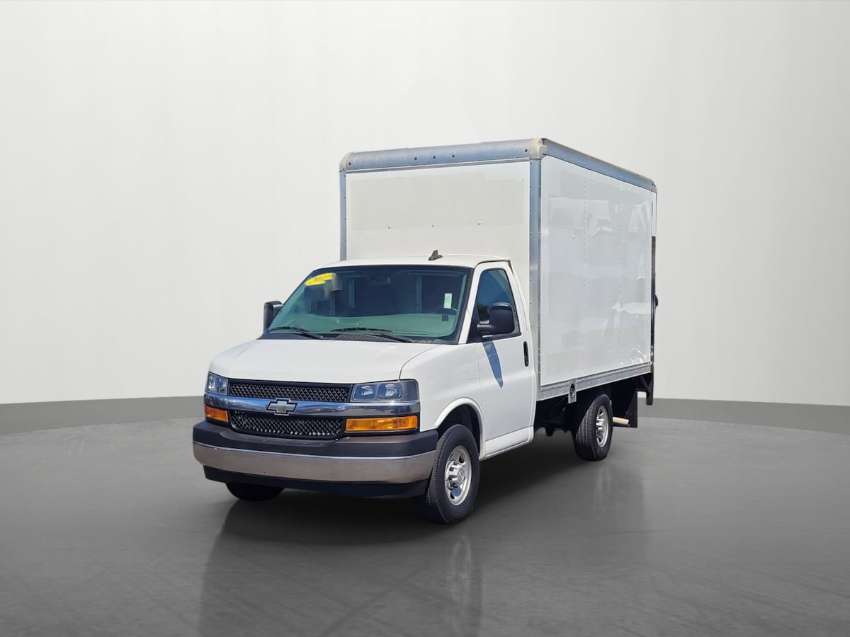 2019 Chevrolet Express Cutaway 3500 Van photo 8