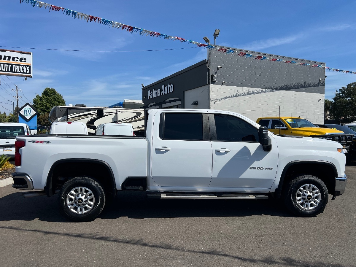 2023 Chevrolet Silverado 2500HD LT photo 8